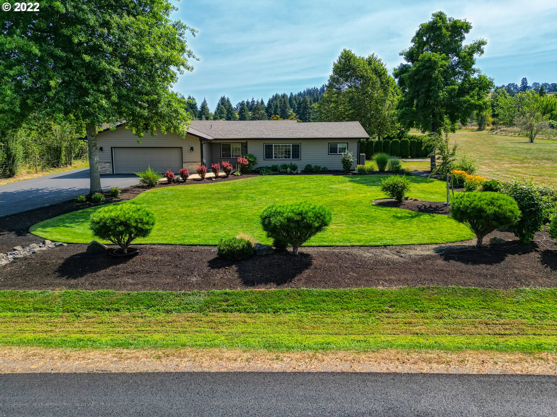 33630 Hampton Road Eugene, OR 97405 - Photo 1 of 32 Gallery Image 1