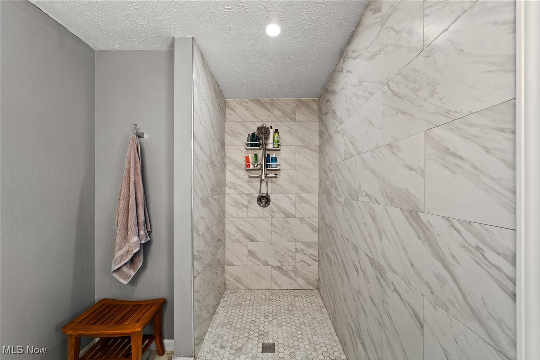 2375 Eardley Road Cleveland, OH 44118 - Photo 23 of 40 Gallery Image 23