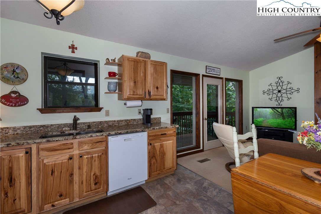 119 Lower Grouse Ridge Road Beech Mountain, NC 28604 - Photo 15 of 49 Gallery Image 15