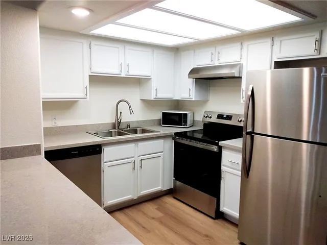$1,525 | 8410 Eldora Avenue, Unit 2051, Las Vegas, NV 89117