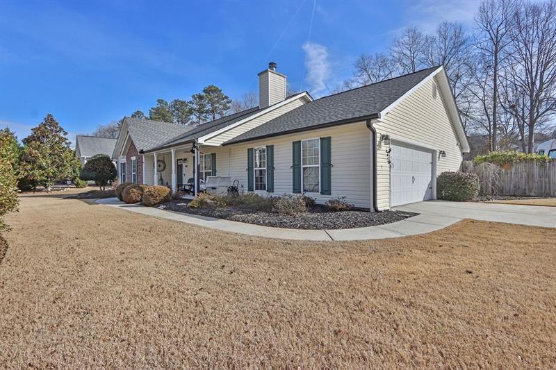 616 Embassy Walk Winder, GA 30680 - Photo 4 of 39