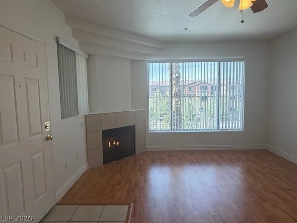$1,195 | 7131 South Durango Drive, Unit 304, Las Vegas, NV 89113