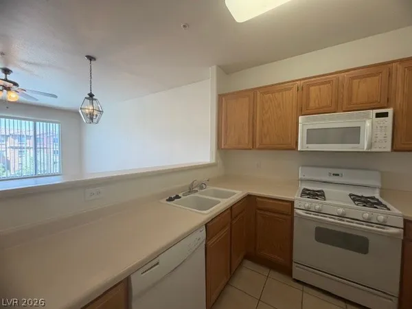 $1,250 | 7131 South Durango Drive, Unit 304, Las Vegas, NV 89113