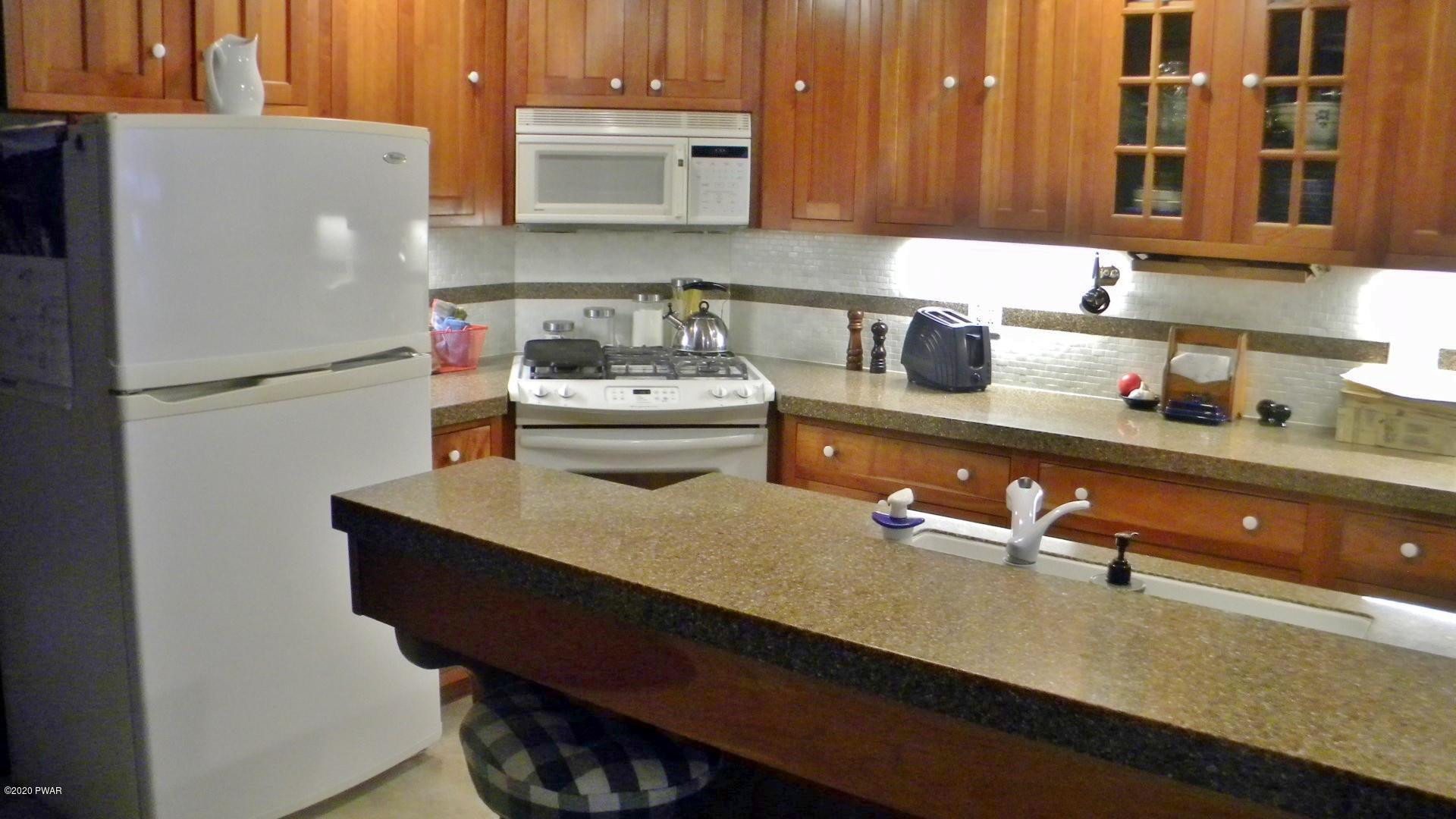 405 Sawmill Road Greentown, PA 18426 - Photo 20 of 61 14-Kitchen