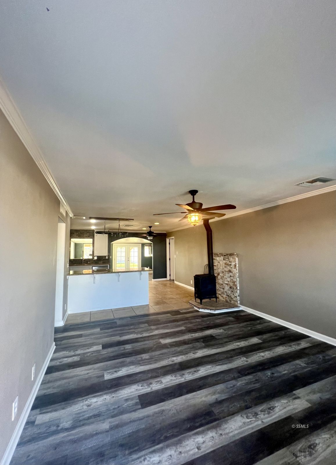 333 Traci Lane Ridgecrest, CA 93555 - Photo 3 of 30 a view of entryway and hall