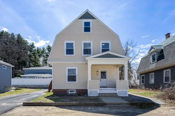 $435,000 | 118 West Hillcrest Avenue, Manchester, NH 03103
