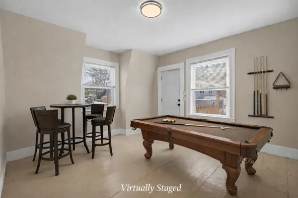 $435,000 | 118 West Hillcrest Avenue, Manchester, NH 03103