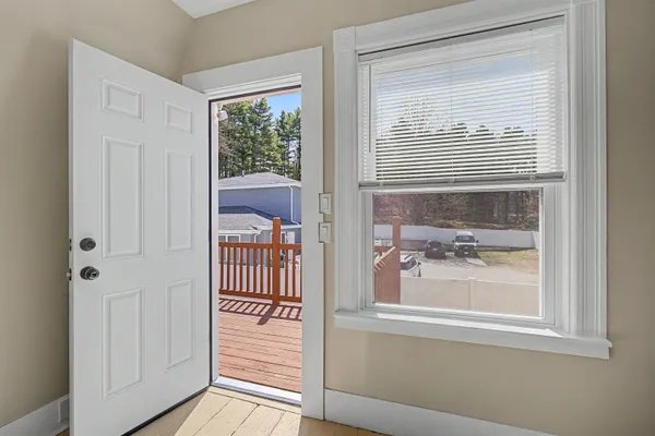 $435,000 | 118 West Hillcrest Avenue, Manchester, NH 03103