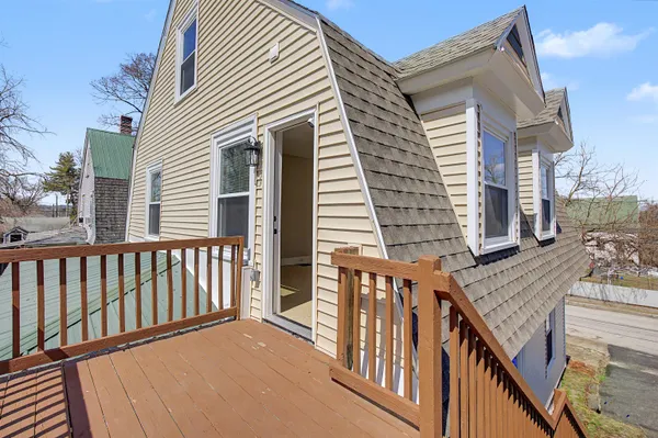 $435,000 | 118 West Hillcrest Avenue, Manchester, NH 03103