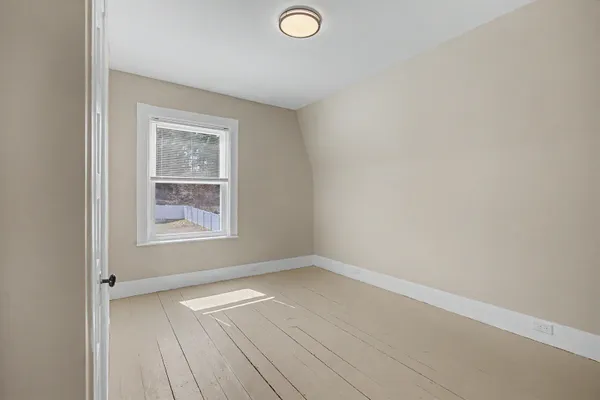 $435,000 | 118 West Hillcrest Avenue, Manchester, NH 03103