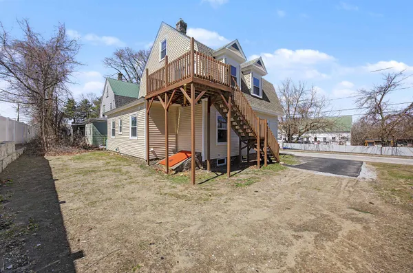 $435,000 | 118 West Hillcrest Avenue, Manchester, NH 03103