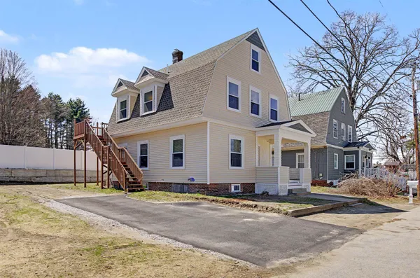 $435,000 | 118 West Hillcrest Avenue, Manchester, NH 03103