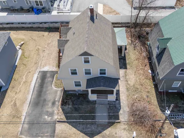 $435,000 | 118 West Hillcrest Avenue, Manchester, NH 03103