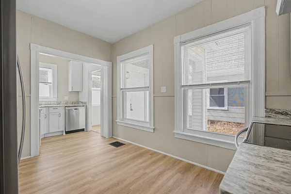 $435,000 | 118 West Hillcrest Avenue, Manchester, NH 03103