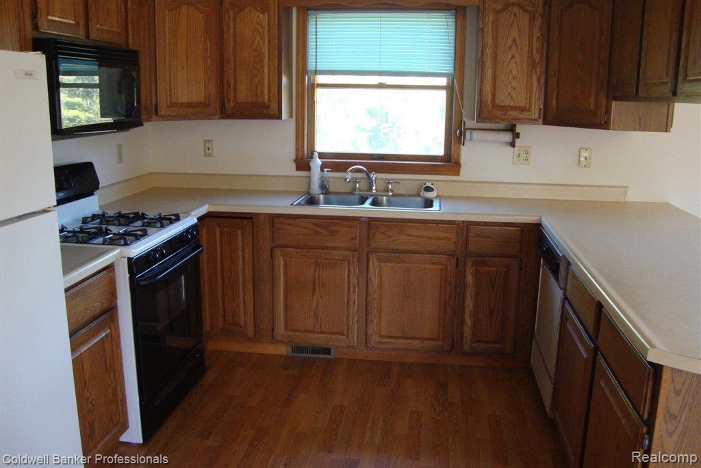 4949 Old State Road North Branch, MI 48461 - Photo 9 of 14 Old State 016.JPG