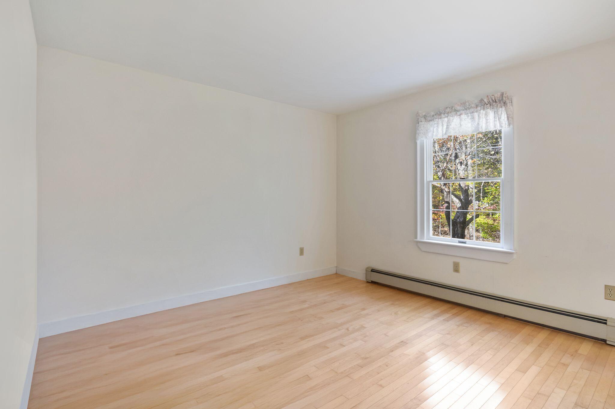 6 Passaic Road Cape Neddick, ME 03902 - Photo 23 of 35 Bedroom 2