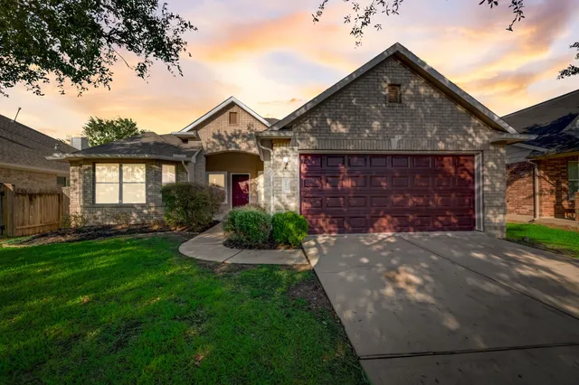 $2,275 | 7219 Palmito Ranch Drive, Richmond, TX 77406