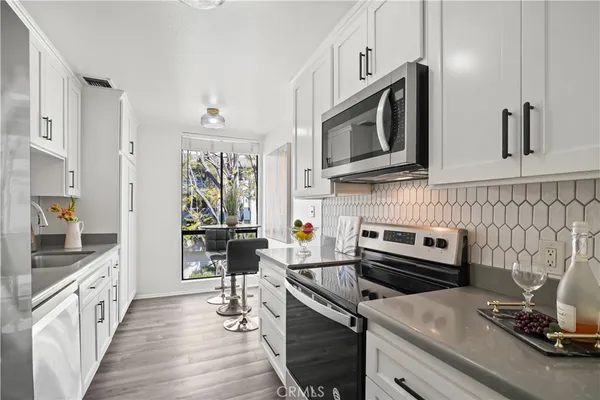$599,000 | 4041 Via Marisol, Unit 313, Los Angeles, CA 90042