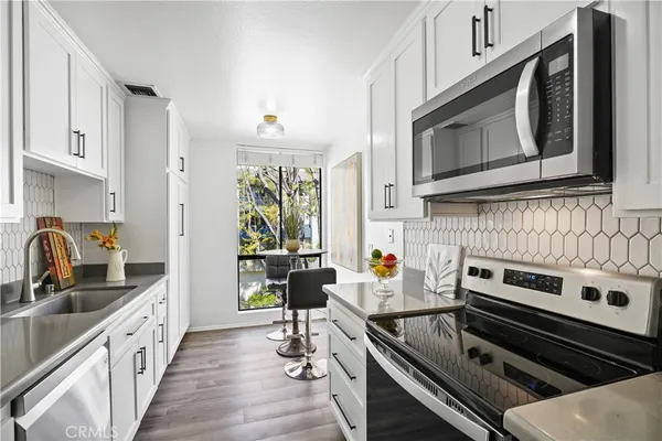 $599,000 | 4041 Via Marisol, Unit 313, Los Angeles, CA 90042
