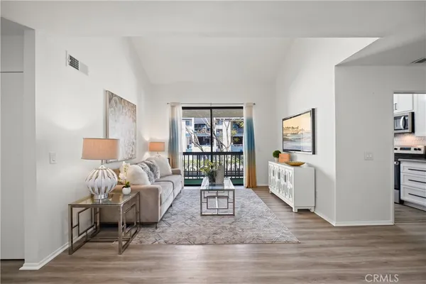 $599,000 | 4041 Via Marisol, Unit 313, Los Angeles, CA 90042