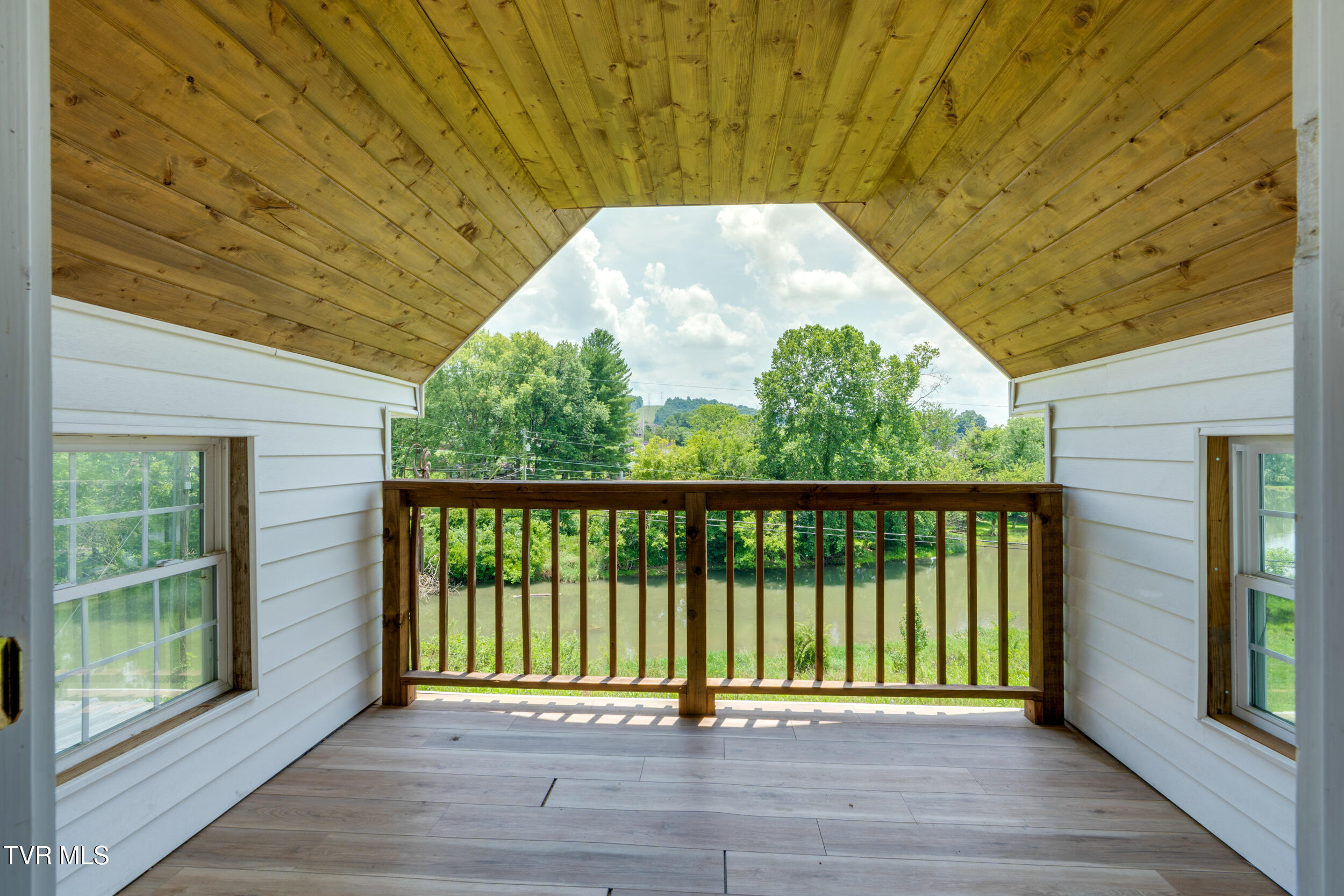 208 Buffalo Road Bluff City, TN 37618 - Photo 41 of 90 042