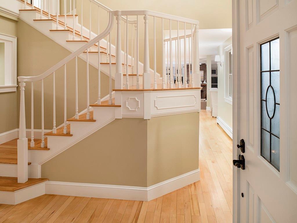 292 Foreside Road Cumberland Foreside, ME 04110 - Photo 17 of 33 Hallway and stairs