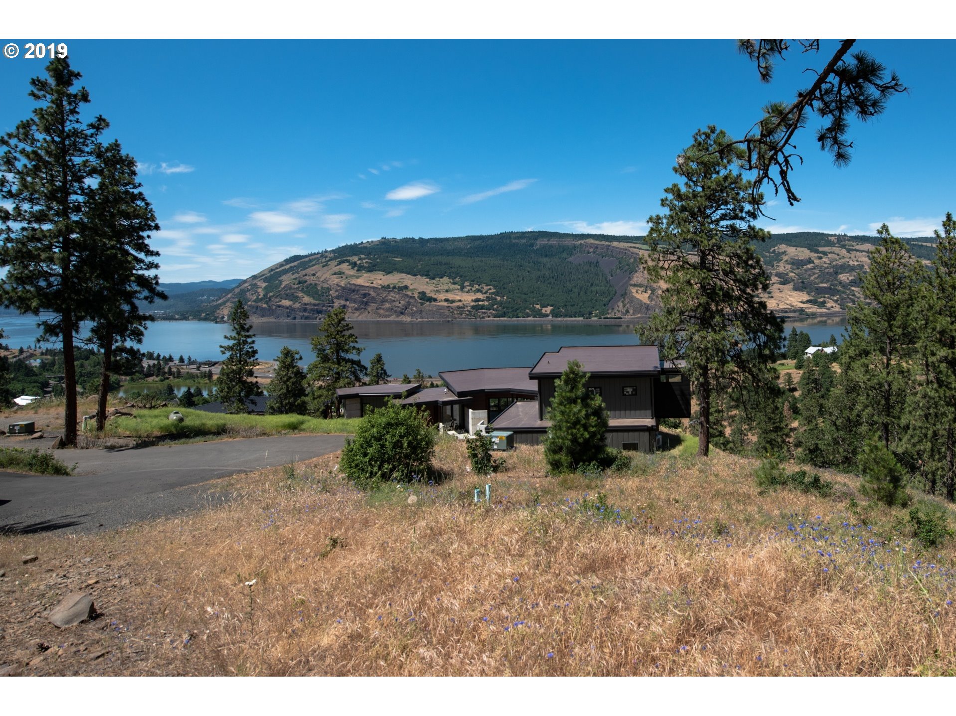 350 Maya Way Mosier, OR 97040 - Photo 3 of 17 Gallery Image 3