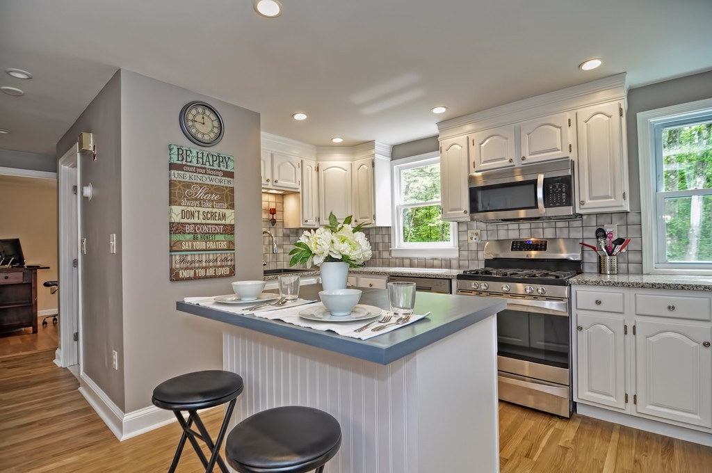 31 Gabriel Road Sharon, MA 02067 - Photo 4 of 30 Gallery Image 4