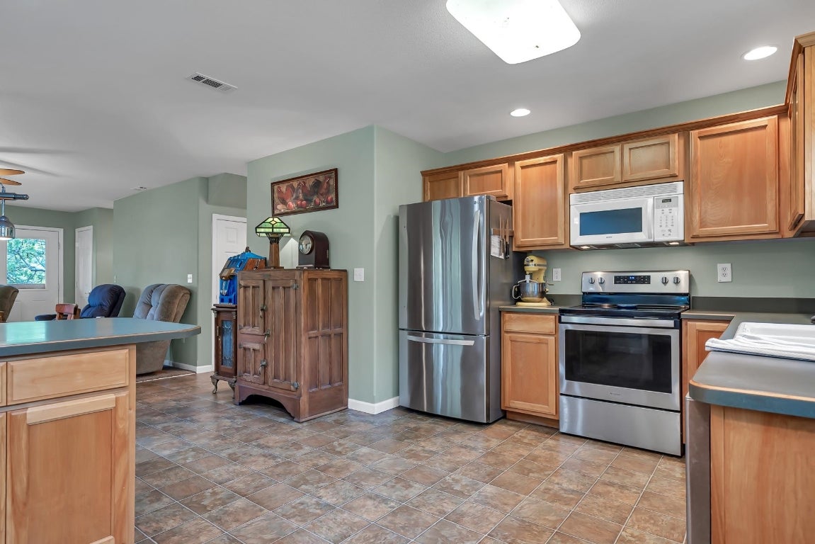 9115 Guys Gulch Road Yreka, CA 96097 - Photo 11 of 44 Gallery Image 11