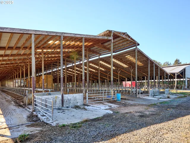 a view of a car park in front of house