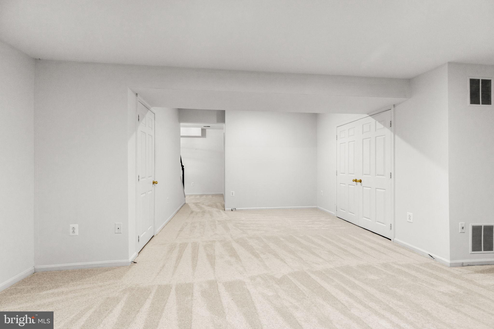 6223 Walkers Croft Way Alexandria, VA 22315 - Photo 33 of 38 a view of an empty room