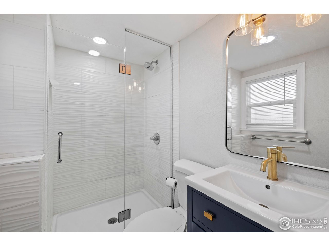 814 West Laurel Street Fort Collins, CO 80521 - Photo 19 of 35 Up Stairs Bathroom