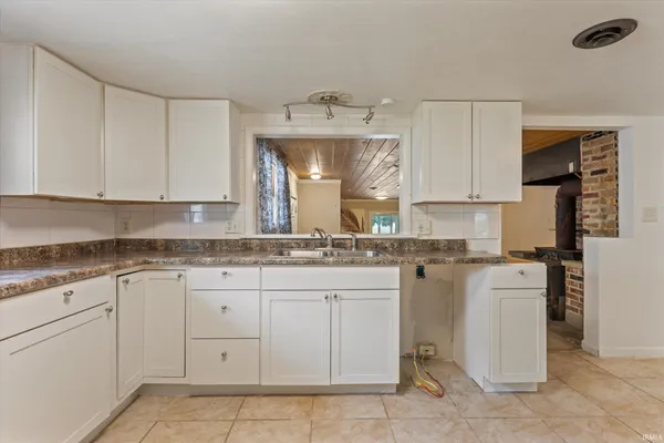 $211,000 | 114 South Grand Street, Lakeville, IN 46536