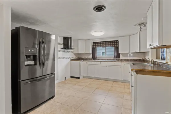 $211,000 | 114 South Grand Street, Lakeville, IN 46536