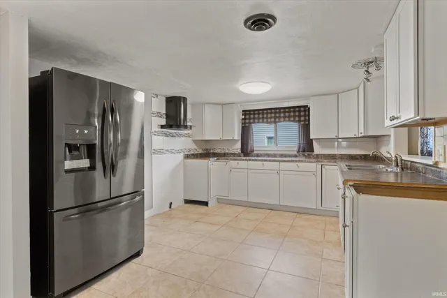 $215,000 | 114 South Grand Street, Lakeville, IN 46536