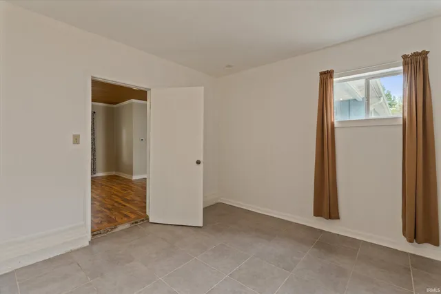 $215,000 | 114 South Grand Street, Lakeville, IN 46536