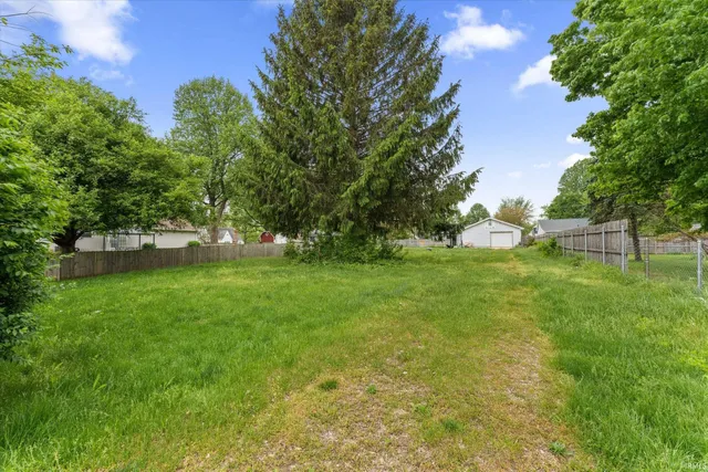 $215,000 | 114 South Grand Street, Lakeville, IN 46536