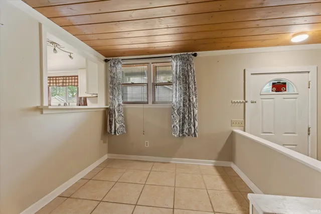 $215,000 | 114 South Grand Street, Lakeville, IN 46536