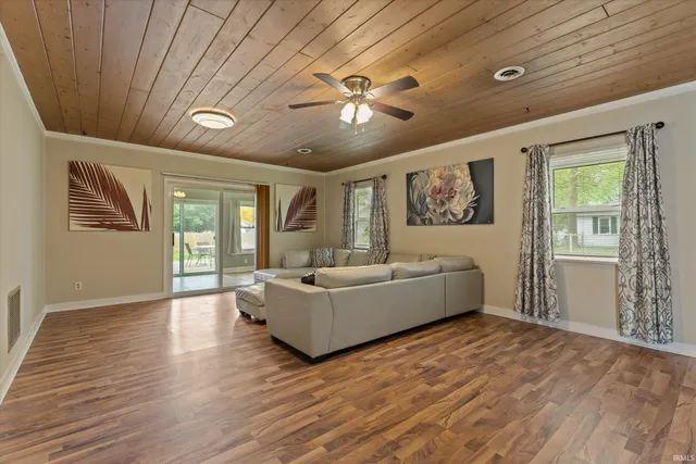 $215,000 | 114 South Grand Street, Lakeville, IN 46536