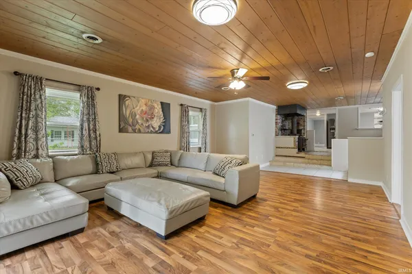 $211,000 | 114 South Grand Street, Lakeville, IN 46536