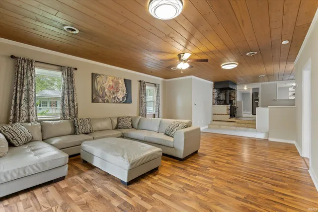 $215,000 | 114 South Grand Street, Lakeville, IN 46536