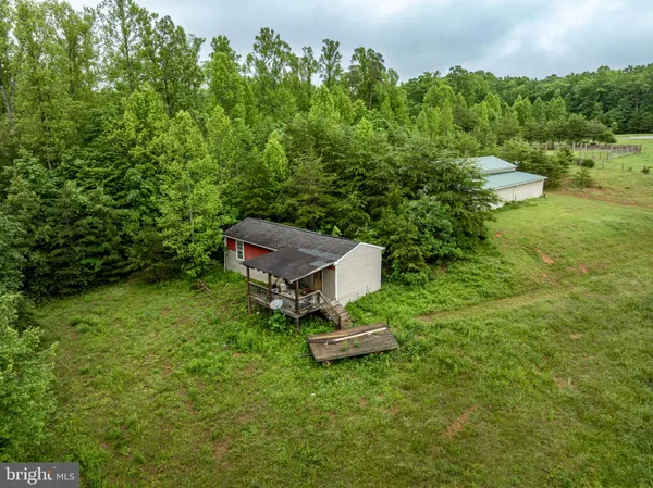 a view of a small yard