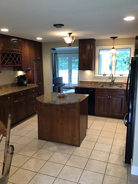 52 Jane Road Methuen, MA 01844 - Photo 3 of 20 Gallery Image 3