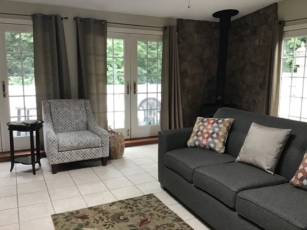 52 Jane Road Methuen, MA 01844 - Photo 8 of 20 Gallery Image 8