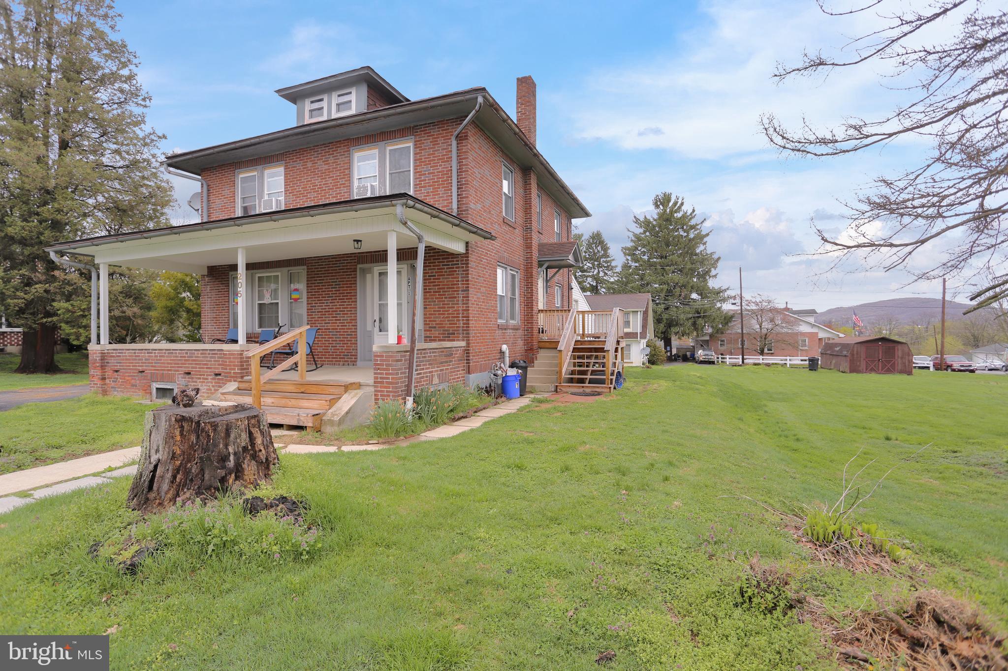 201-205 Pershing Boulevard Reading, PA 19607 - Photo 2 of 30