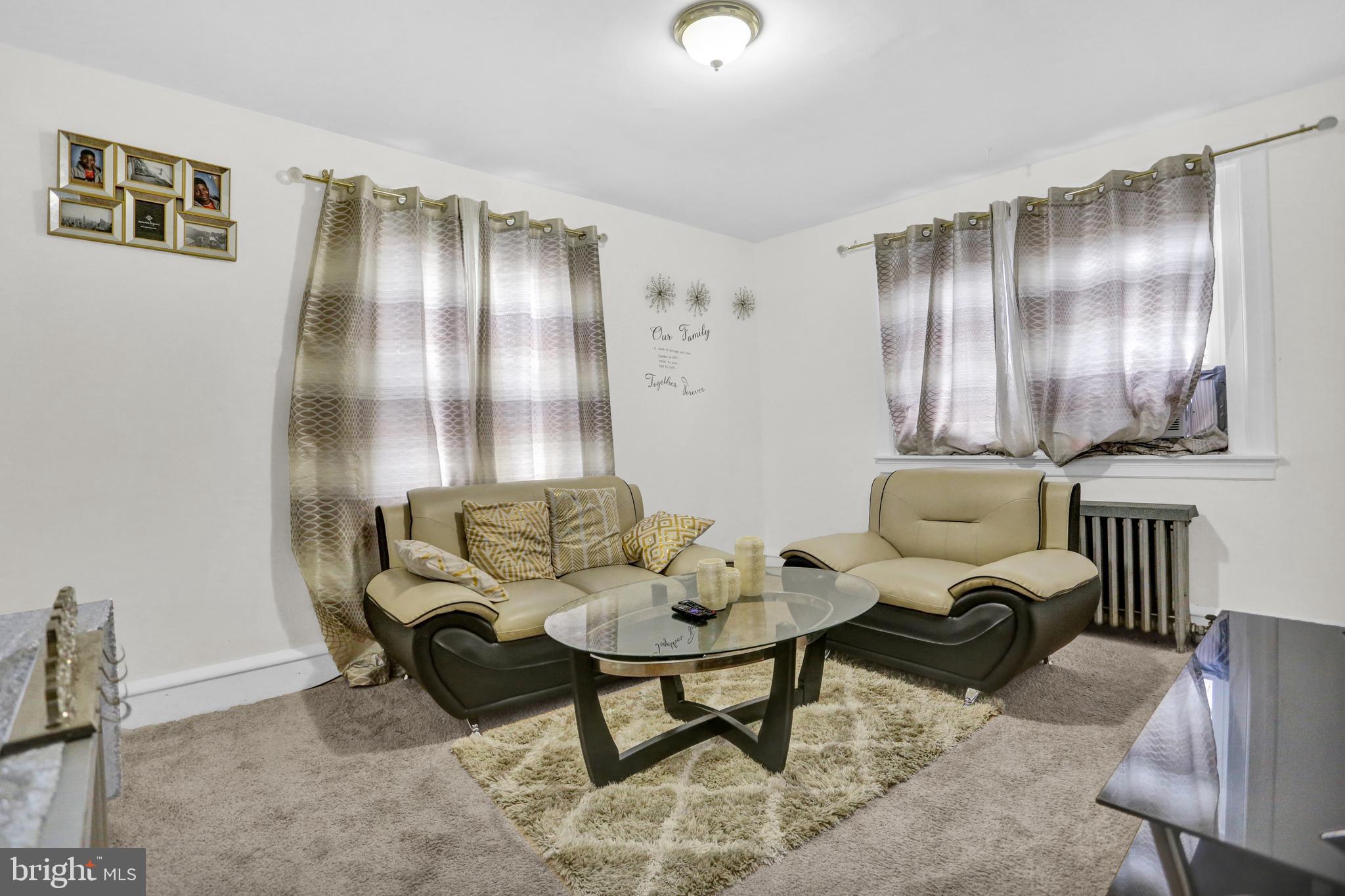 201-205 Pershing Boulevard Reading, PA 19607 - Photo 21 of 30 2nd floor living room