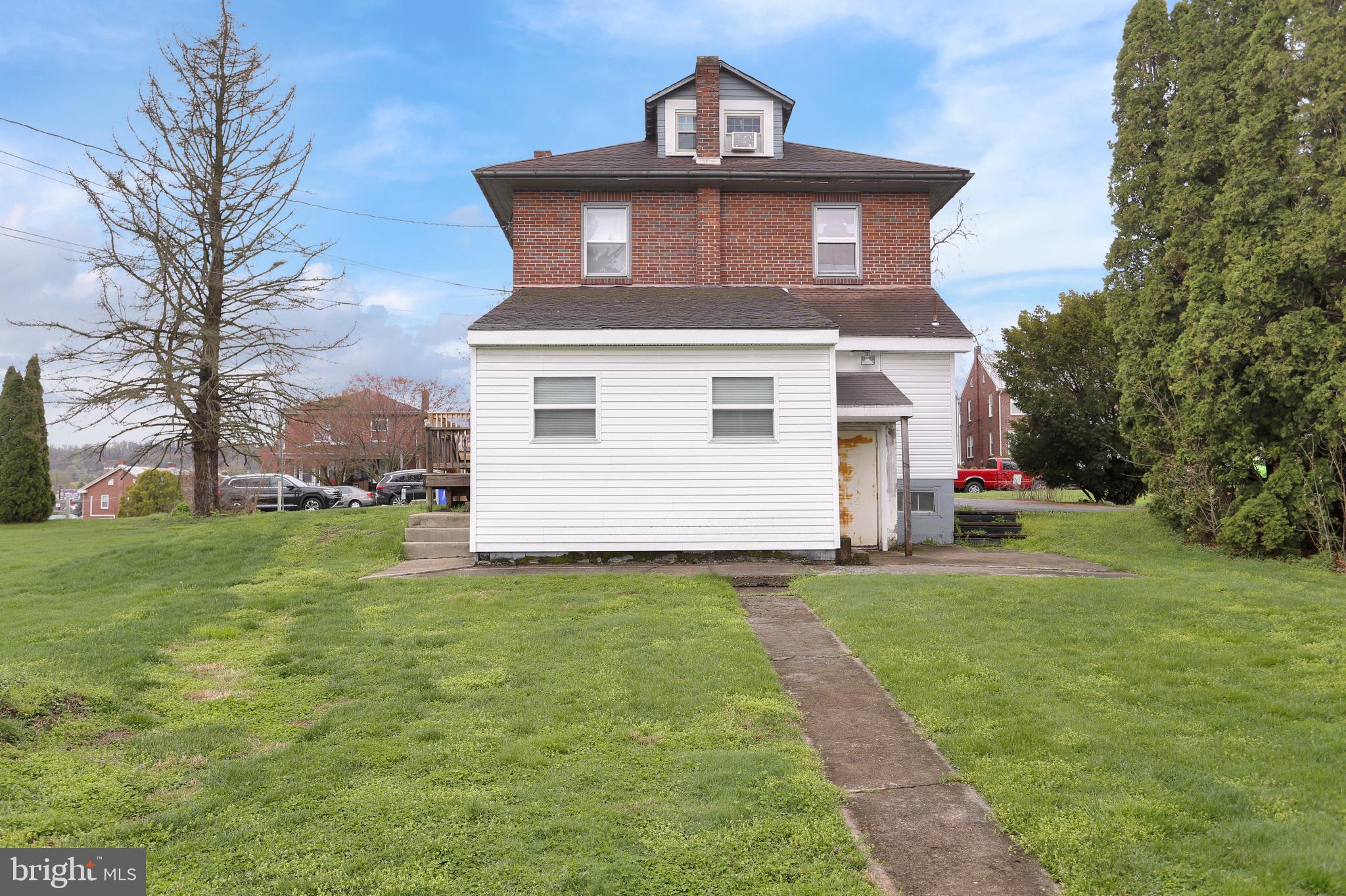 201-205 Pershing Boulevard Reading, PA 19607 - Photo 27 of 30 rear view of home