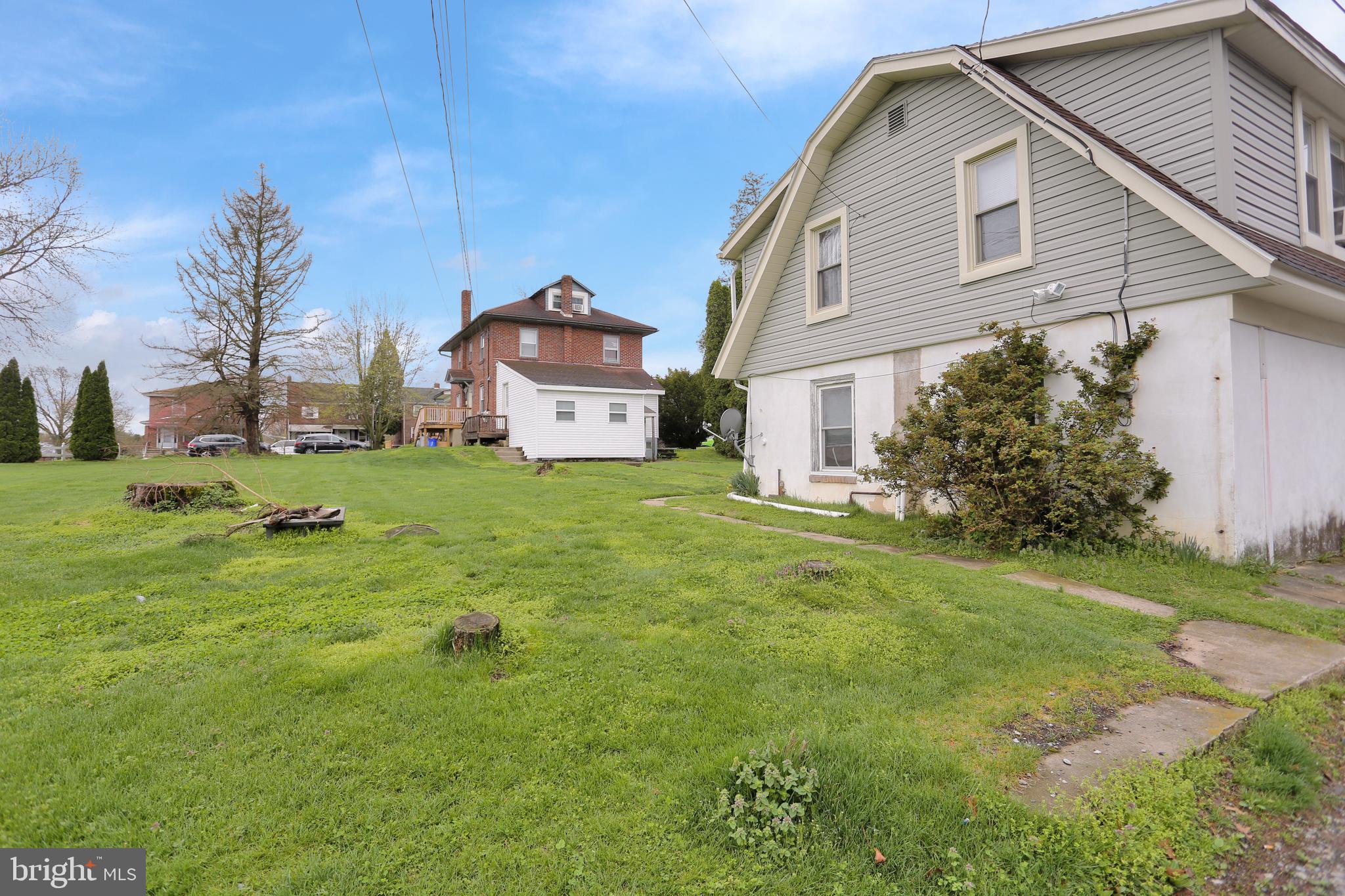 201-205 Pershing Boulevard Reading, PA 19607 - Photo 4 of 30