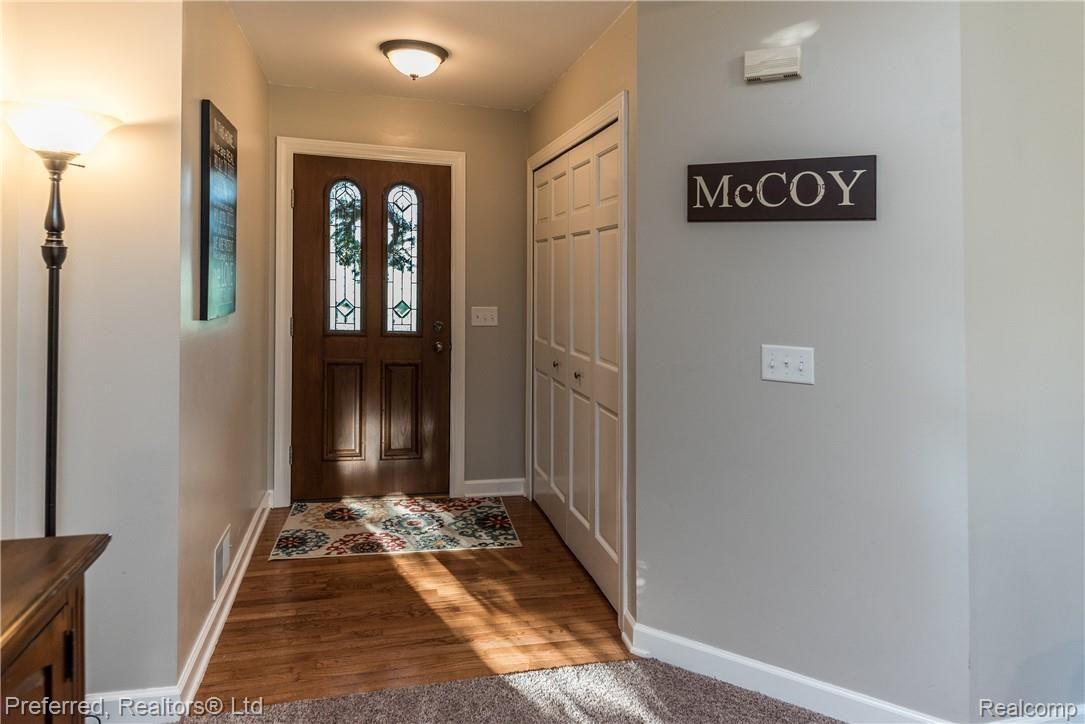3522 County Farm Road Howell, MI 48843 - Photo 2 of 36 DSC_3660.jpg