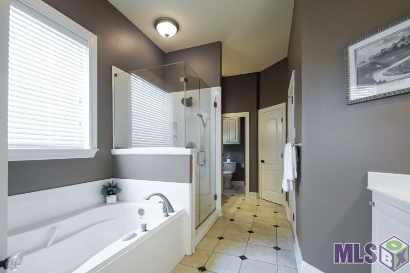 18954 Womack Road Baton Rouge, LA 70817 - Photo 19 of 32 6ft Jetted Garden Tub
